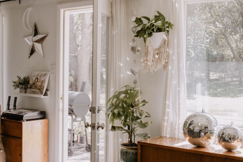Macramê para Iniciantes: Aprenda os 3 Nós Básicos e Faça Seu Primeiro Suporte de Plantas