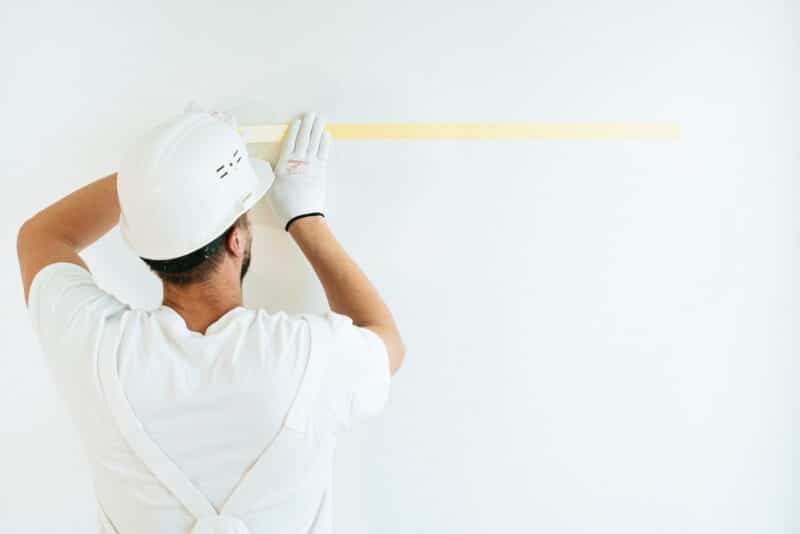 Parede Geométrica com Fita Crepe: O Truque de Pintura que Transforma a Sala em um Fim de Semana
